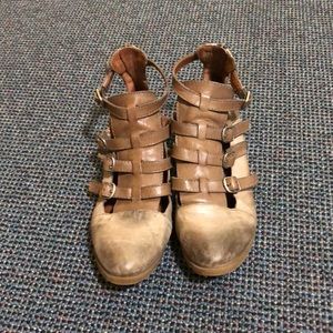 Lucky brand buckled flats